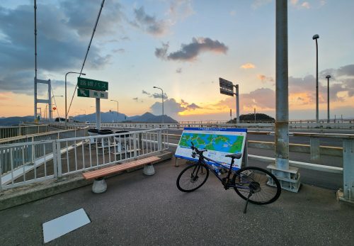 サイクリングの危険箇所を回避する経路選択技術について、ICSC2024にてポスター発表・技術デモを行いました。